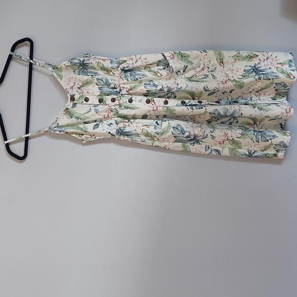 Dress - Picture 1 of 7